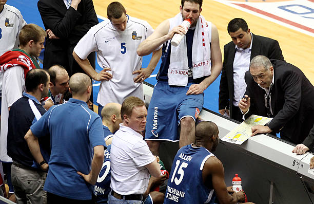 雄鹿管理层 雄鹿管理层