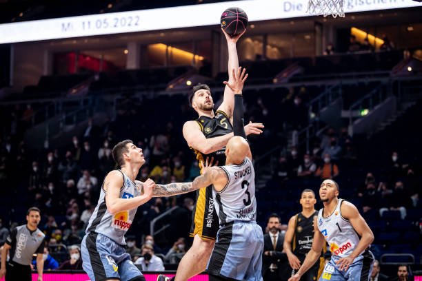 着他的职业 着他的职业