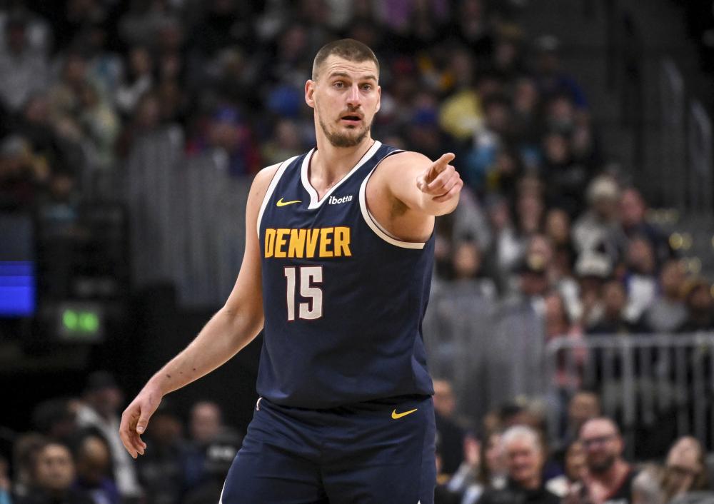 他的出现成 他的出现成