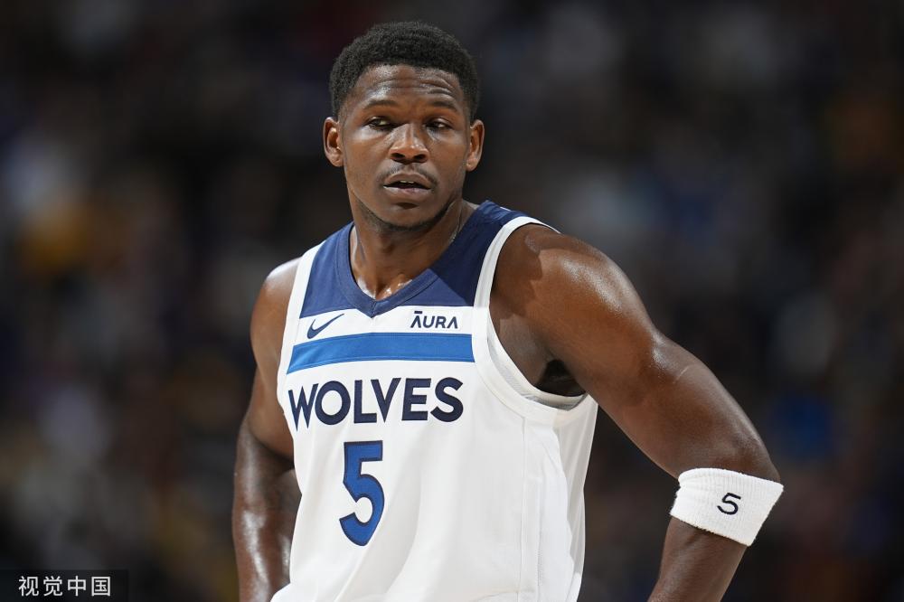 翼球员进行 翼球员进行