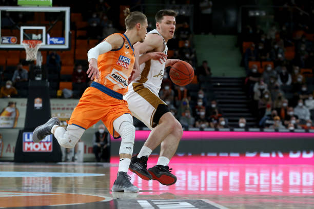 网格外引人 网格外引人